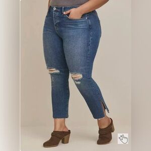 Torrid Straight Classic Denim High-Rise Studded Jean distressed women’s 18 short